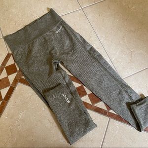 ECHT Arise workout leggings